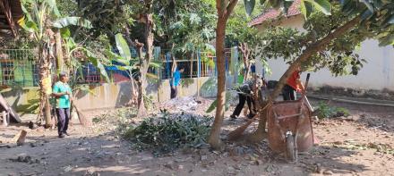 Pemerintah Kalurahan Gadingsari Gelar Kerja Bakti Kebersihan Lingkungan dalam Rangka Peringatan Hari
